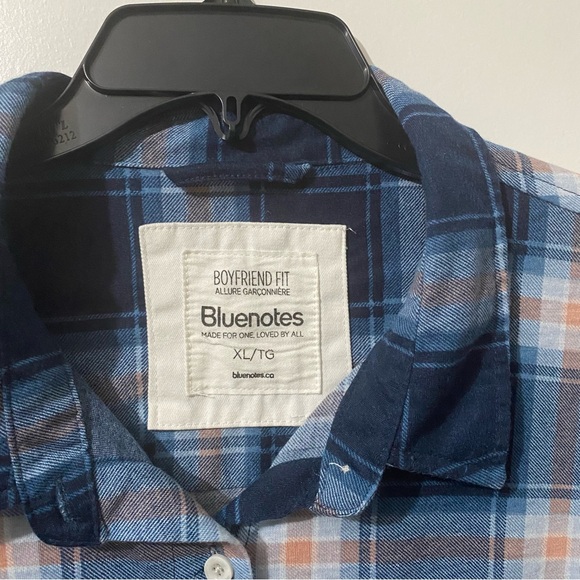 Button up long sleeve plaid shirt - Picture 3 of 4